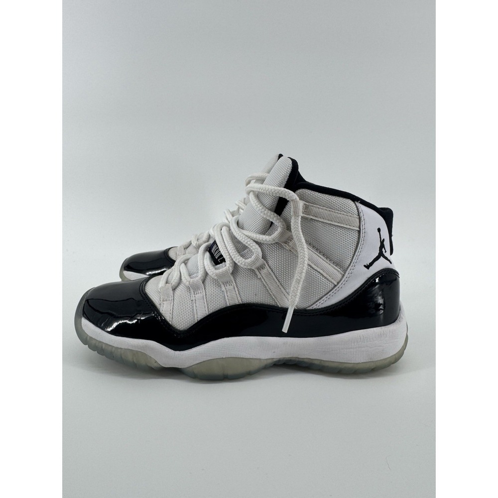 Jordan 11 Retro Concord 2018 size 7Y